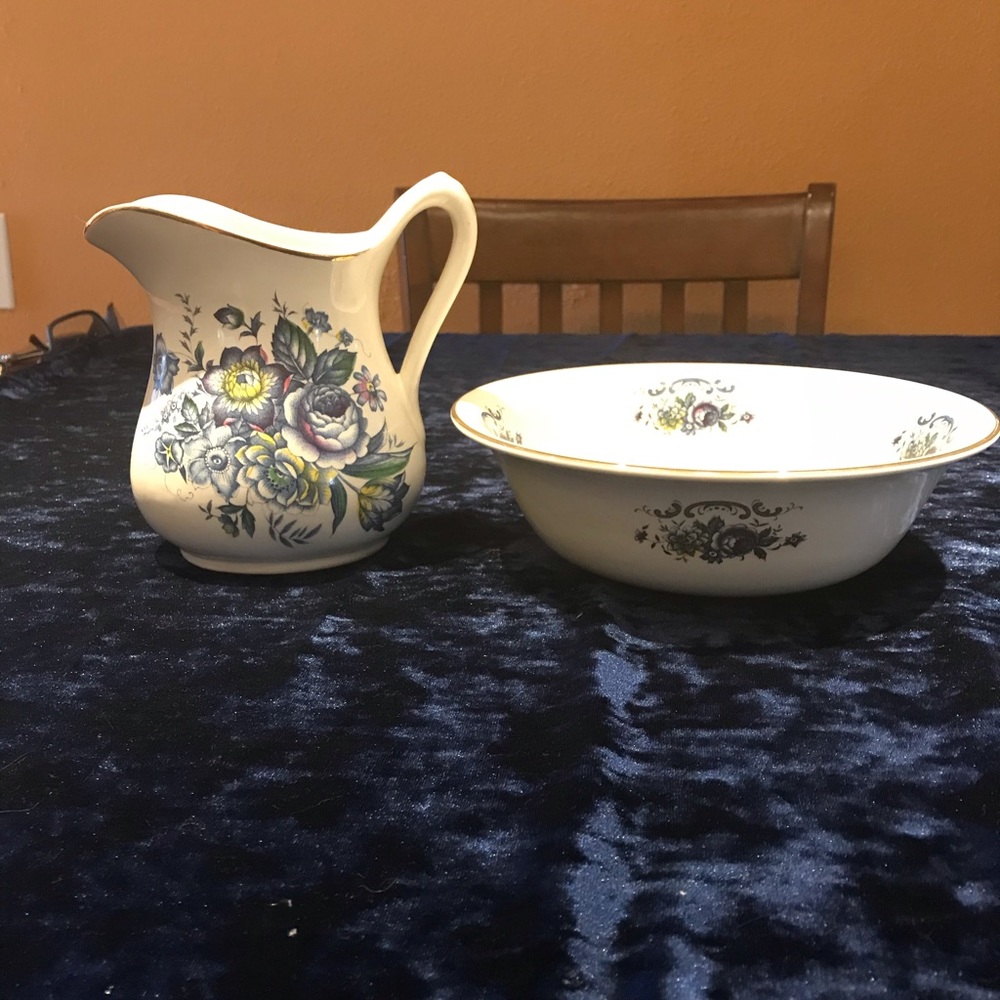 Vintage Royal Crownford Ironstone Bowl & Pitcher - Picture 2 of 11